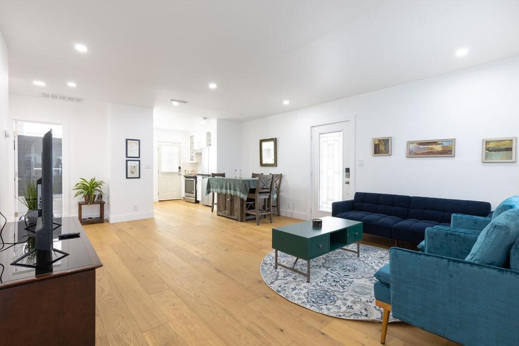 Universal Encino Bed & Breakfast